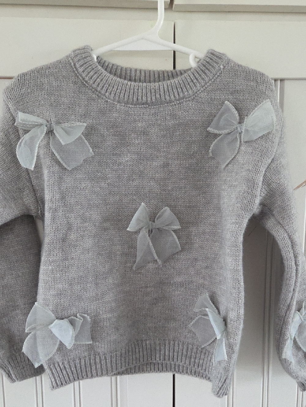 Adorable Little Girl Sweater Gray With Bows Size 4